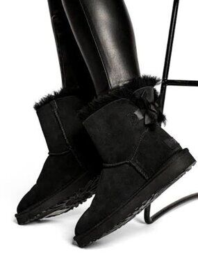 UGG Classic Mini Bailey Bow II Women's Black Short Shearling Boots Size 7